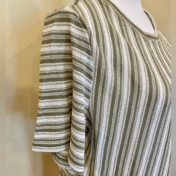 DG2 By Diane Gilman Fit and Flare Blouse Size L - Picture 4 of 9